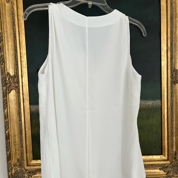 White House Black Market V-Neck Sleeveless White Blouse NWT! - Picture 2 of 11